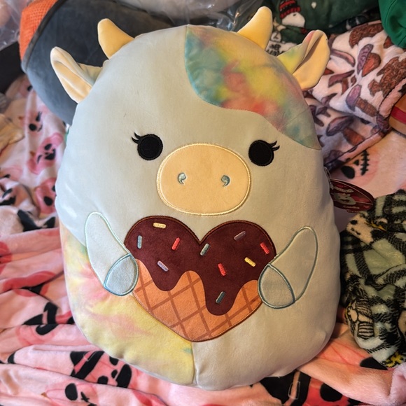 Caedia the cow with ice cream squishmallow treat pail NWT - Picture 1 of 6